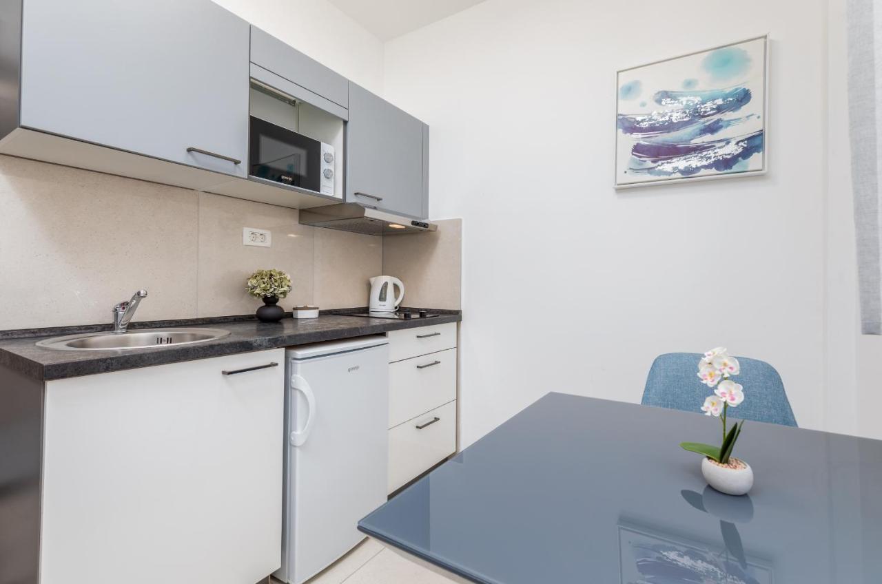 Marine Lux Apartments Pula Exterior photo
