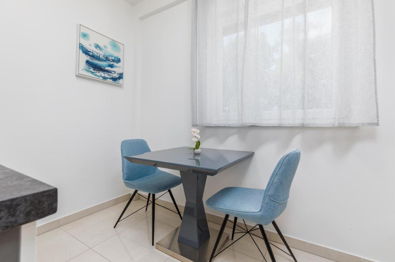 Marine Lux Apartments Pula Exterior photo