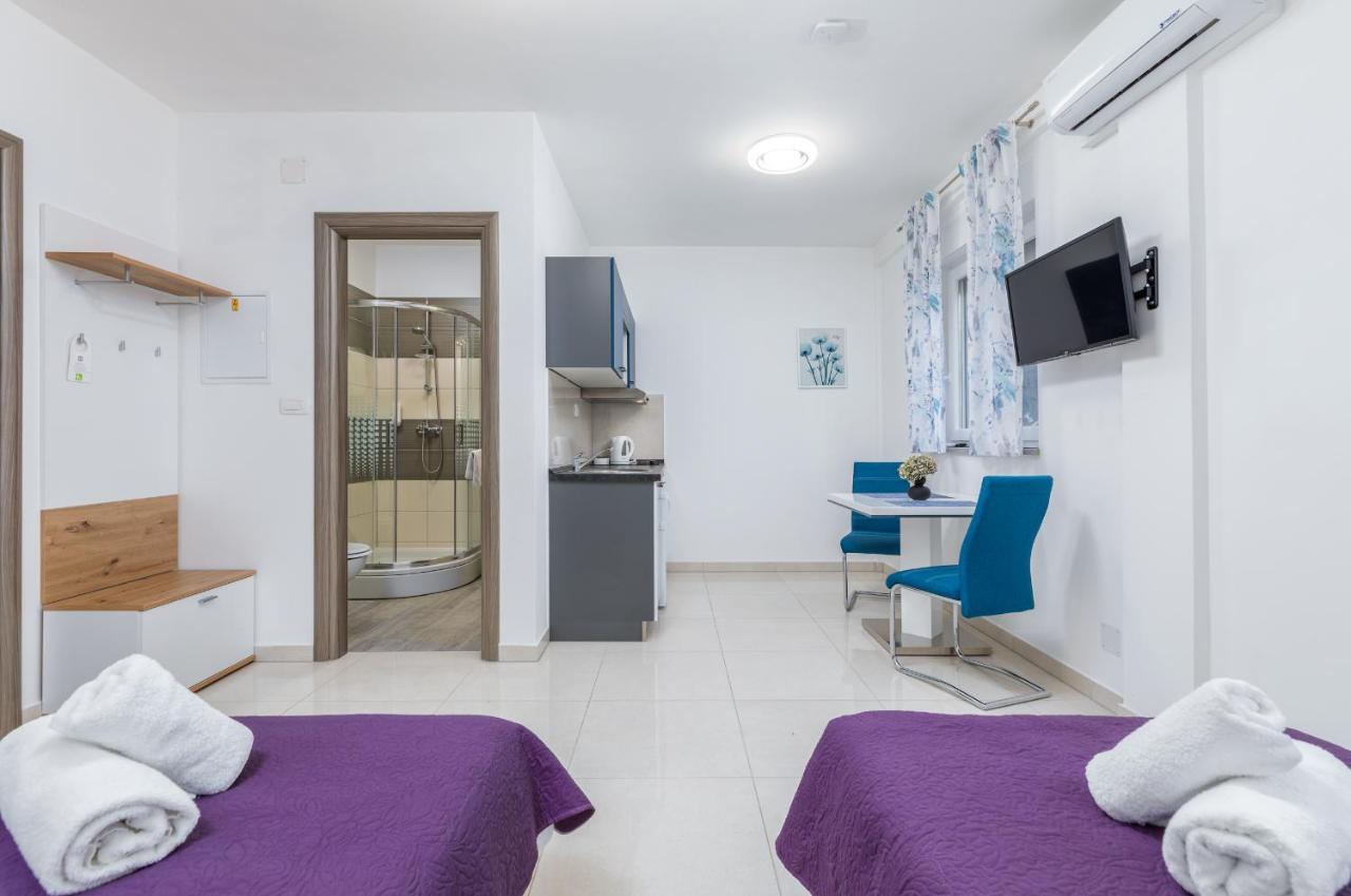 Marine Lux Apartments Pula Exterior photo