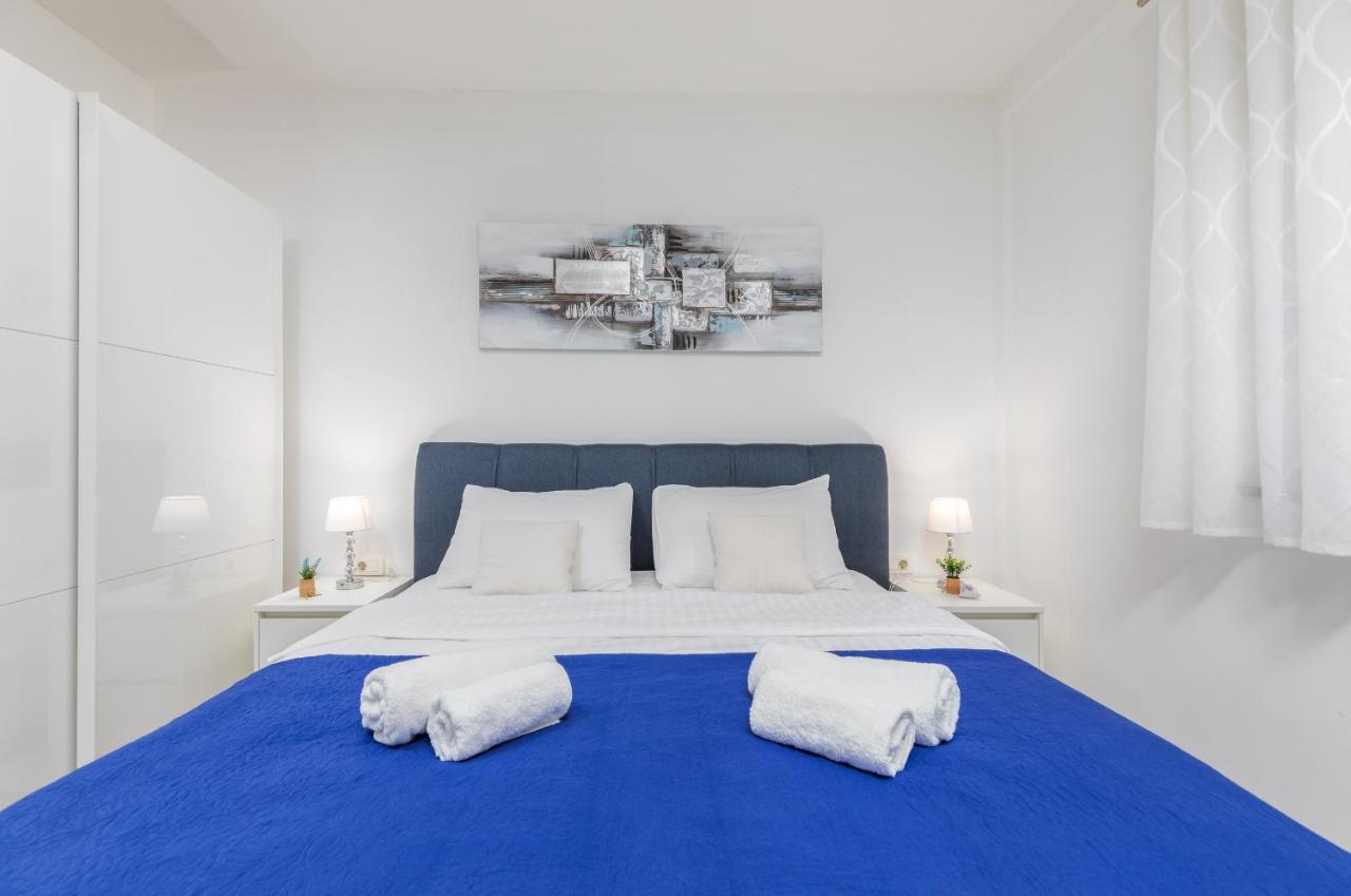 Marine Lux Apartments Pula Exterior photo